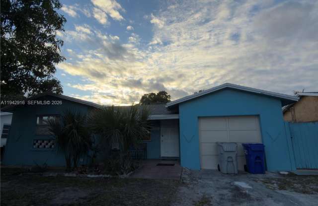 3731 NE 12th Ter photos photos