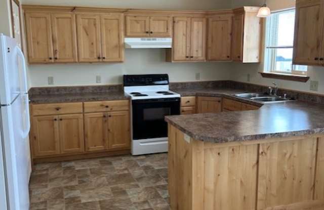 809 West 3rd Street - 1 - 809 West 3rd Street, Laurel, MT 59044