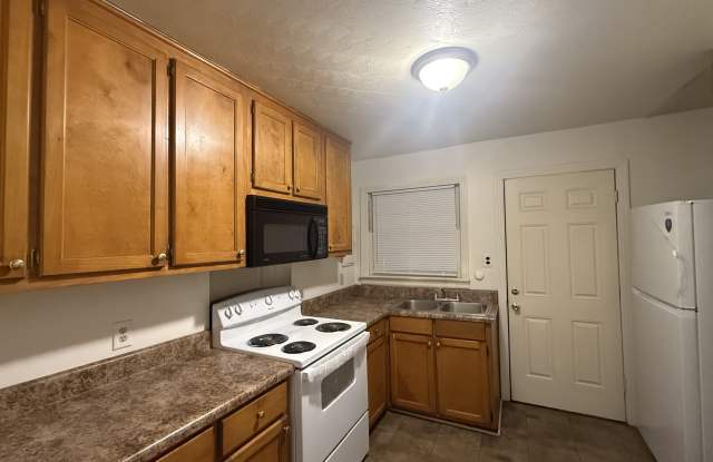 1002 Royal Avenue Florence AL 35360 - 1 photos photos