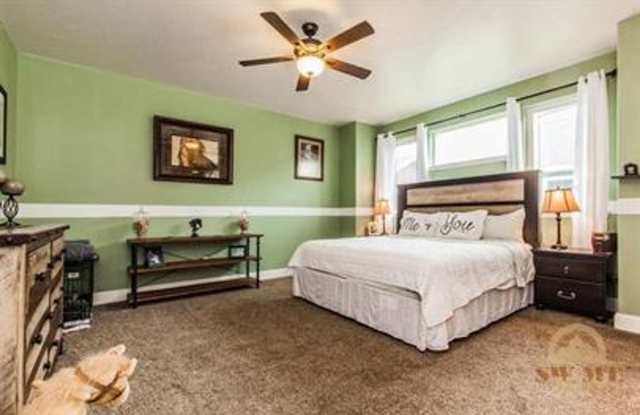 Beautiful 3 bedroom 2 bath home in Manhattan photos photos