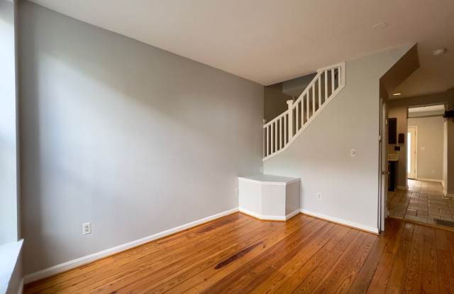 Charming 1BD/2BA Townhome w/ Roof Deck in Riverside, MD! Gallery 4