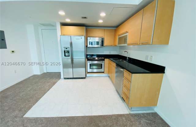 951 Brickell Ave Gallery 2
