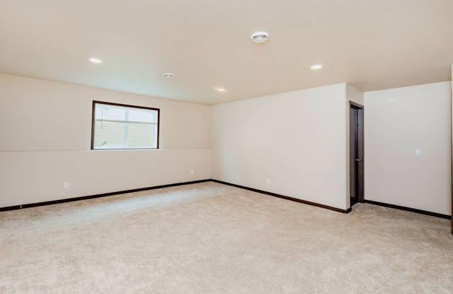 4 bedroom 2 bathroom house Gallery 3