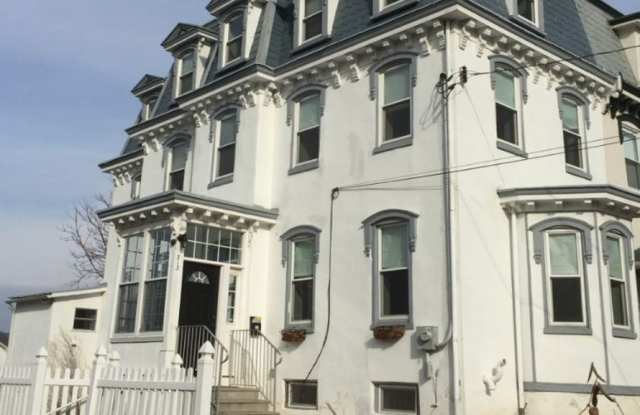 Lovely 5BD/2.5BA Twin in Downingtown Borough! photos photos