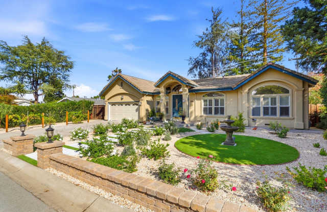 Beautiful 5 Bedroom Saratoga Home Gallery 1
