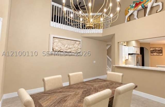 412 W Palm Aire Dr Gallery 1