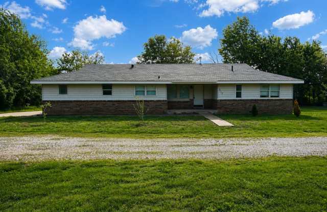3 Bedroom / 2 Bath Home Located Minutes from Downtown Lowell! photos photos