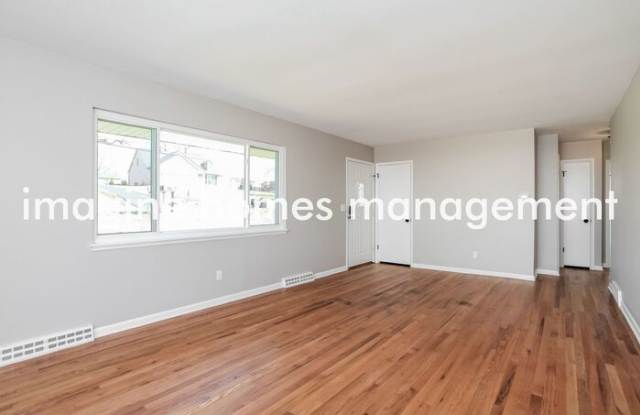 10755 Plainfield Road Gallery 4