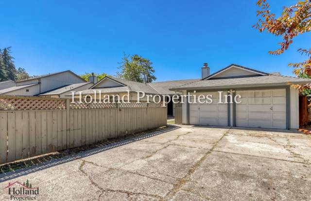Charming Single-Level Beaverton Home with Fenced Yard & Detached Garage Gallery 1