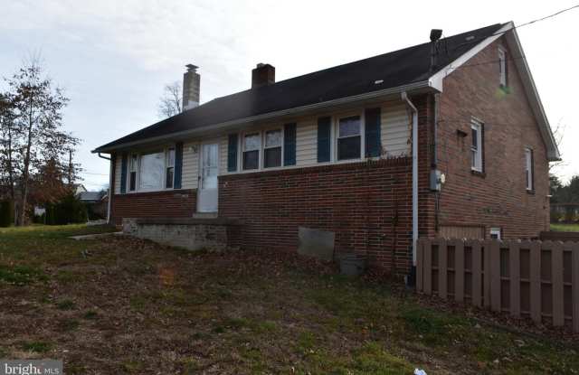 25 SUNSET DRIVE - 25 Sunset Drive, Cumberland County, PA 17050