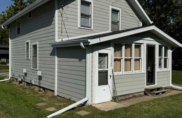 3322-3224 Story St. Gallery 3