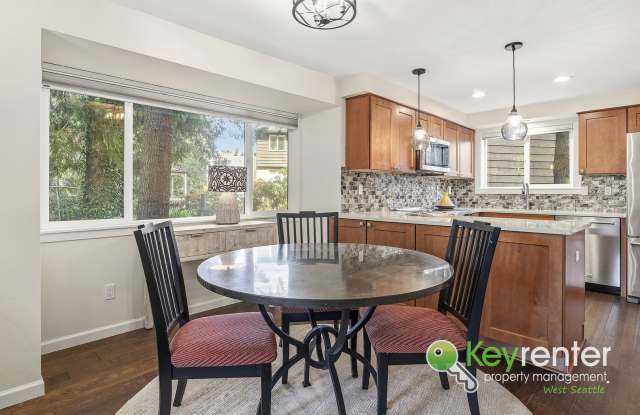 Stylish Two Bedroom Home with Balcony and Deck Gallery 4