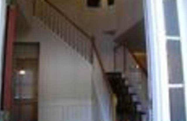 10850 Glenbarr Drive Gallery 3
