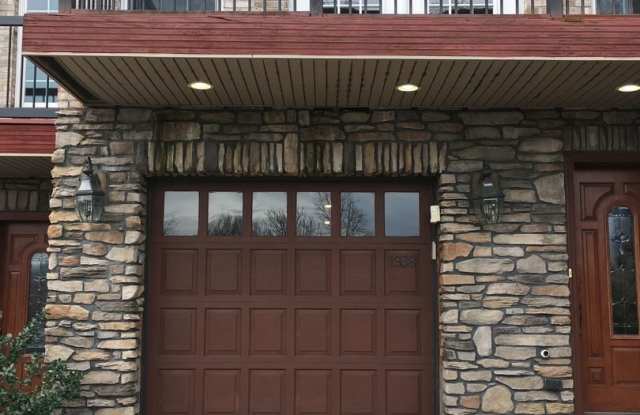1938 Josephine St. Gallery 3