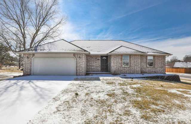 Updated 3-Bed, 2-Bath All-Brick Home for Rent – Southwest Springfield photos photos
