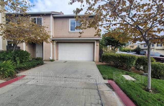 8491 Crystal Walk Cir - 8491 Crystal Walk Circle, Elk Grove, CA 95758