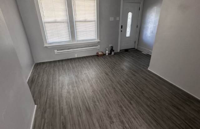 2647 S 68th St, 3 bedrooms, 1 bathroom House for $1,500/ Month Gallery 4