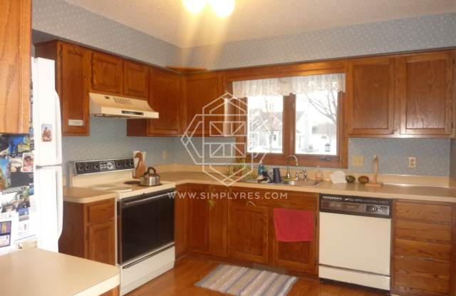 744 Doris Avenue Gallery 2