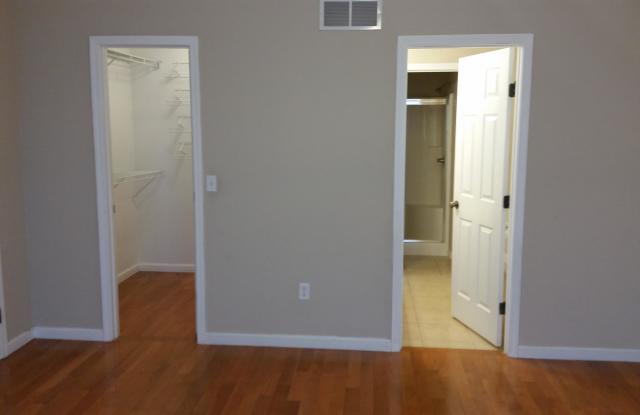 2220 W Geneva Gallery 3