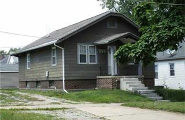2 BR  2 BA  House Section 8 friendly photos photos