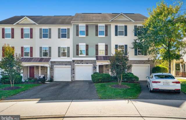 2870 CHINKAPIN OAK Lane - 2870 Chinkapin Oak Lane, Cherry Hill, VA 22191
