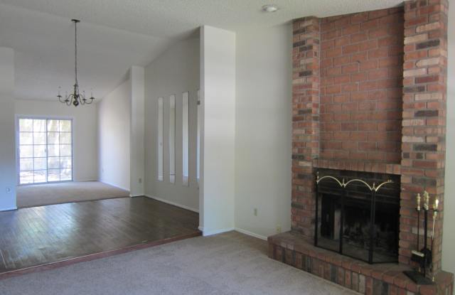 114 E HARTFORD Avenue Gallery 2