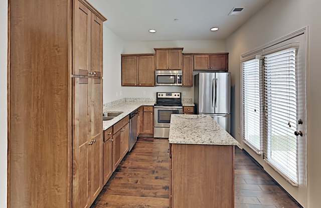 305 Woodfern Ct Gallery 4