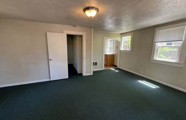 Charming 1 Bedroom Home In Downtown Vancouver for Rent - 3407 Grand Blvd Gallery 4
