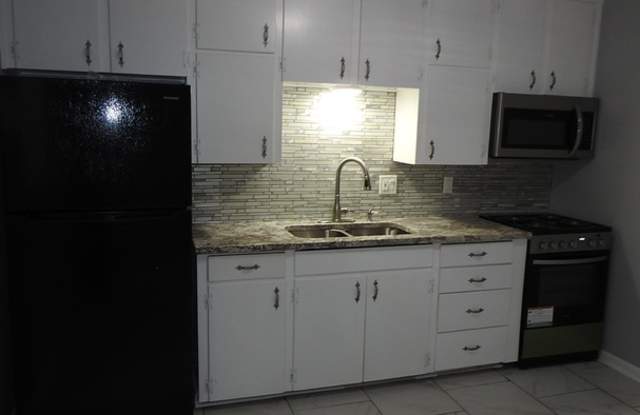 110 Drake Street - 110 Drake Street, Claycomo, MO 64119