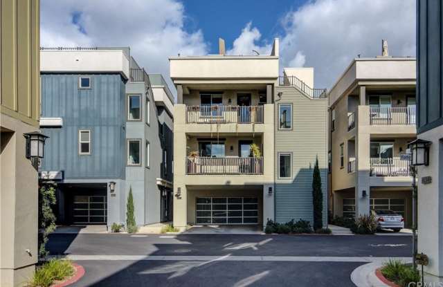 1050 Hampton Drive - 1050 Hampton Dr, Costa Mesa, CA 92627
