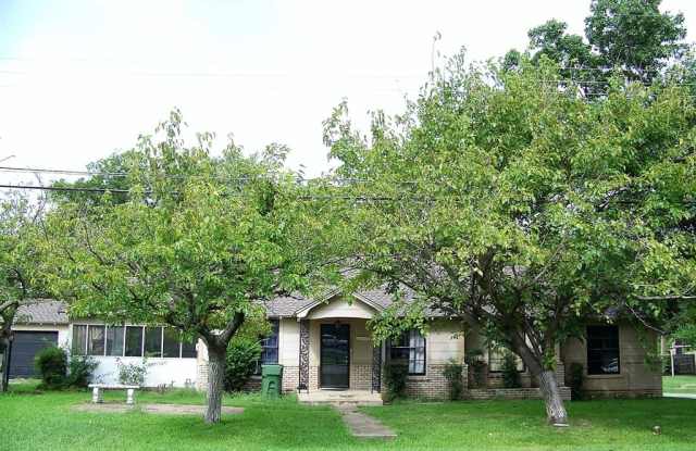 111 Brown Street - 111 Brown Street, Mansfield, TX 76063