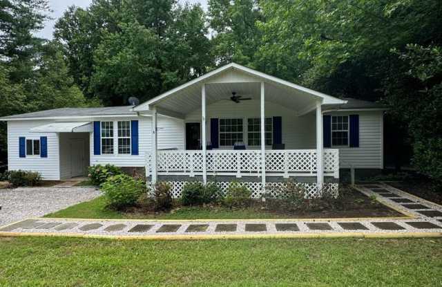 Cozy, 3-Bedroom Home, 2-Bathroom Home photos photos