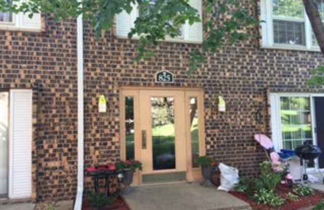 825 Old Settlers TrailApt. 5 - 825 Old Settlers Trail, Hopkins, MN 55343