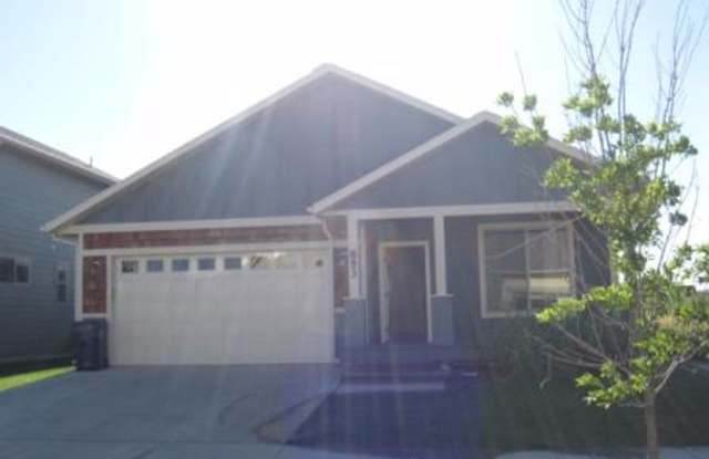 3 Bed 2 Bath Single Home with wood floors and fireplace photos photos
