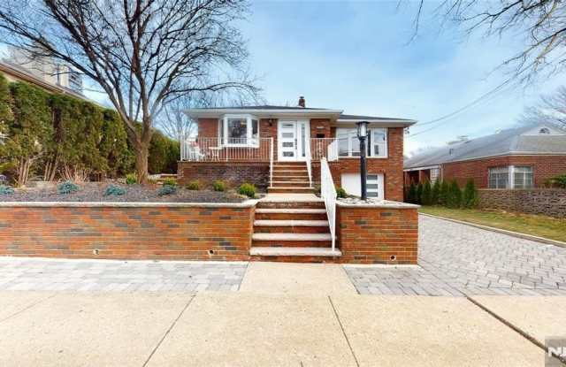 1420 Oleri Terrace - 1420 Oleri Terrace, Fort Lee, NJ 07024