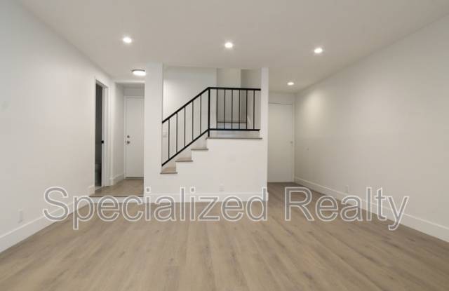 9603 Van Nuys Boulevard Gallery 2