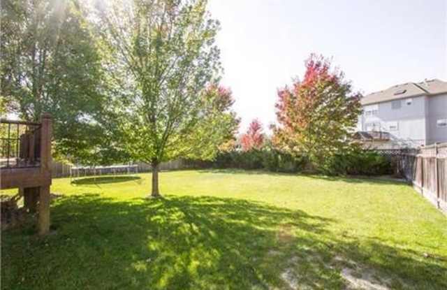 8012 N Mattox Ave Gallery 2