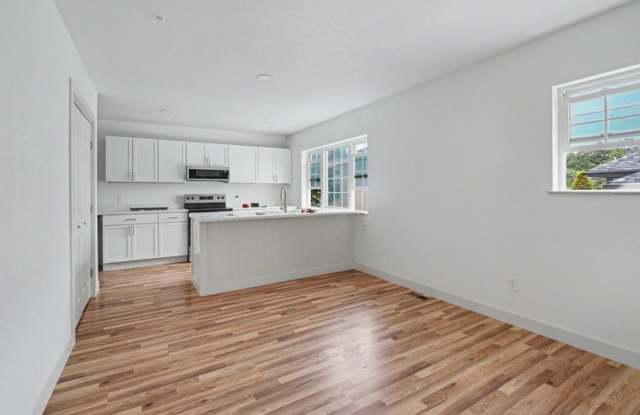 908 Indiana Street - C Gallery 1