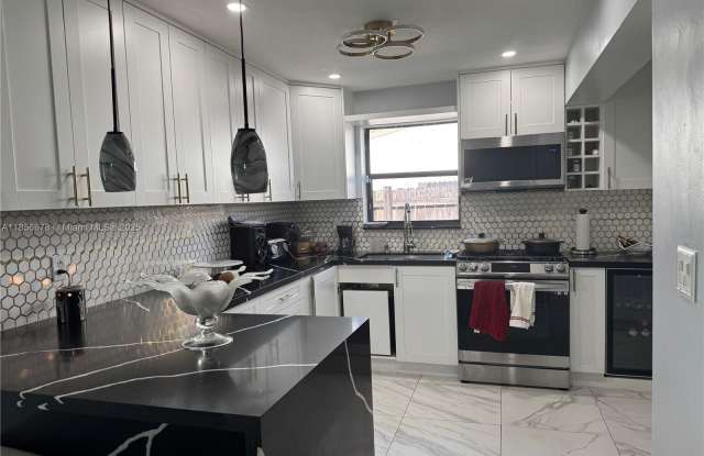 6840 Park St photos photos