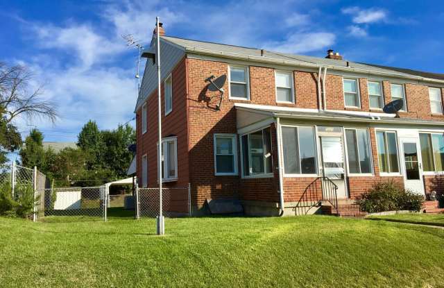 Charming 3BD/1.5BA Townhome in Eastwood, Baltimore! Gallery 1
