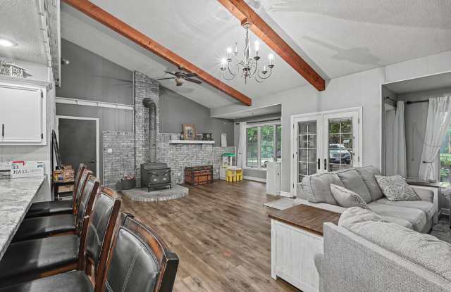 Rent: $2750; 6 beds 3 baths Gallery 3