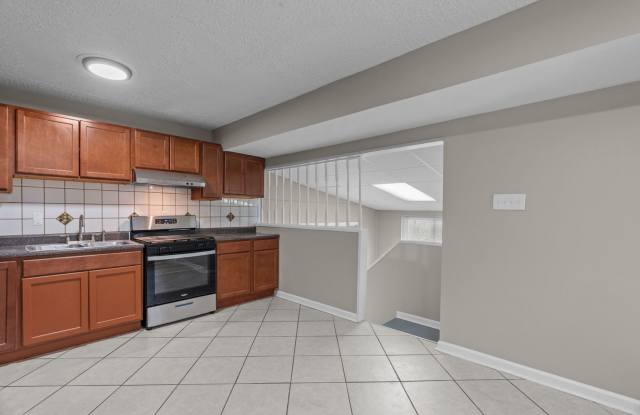 Charming 3-Bedroom, 1-Bath Single-Family Home photos photos