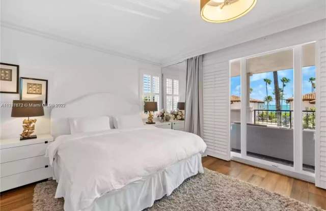 19123 Fisher Island Dr Gallery 4