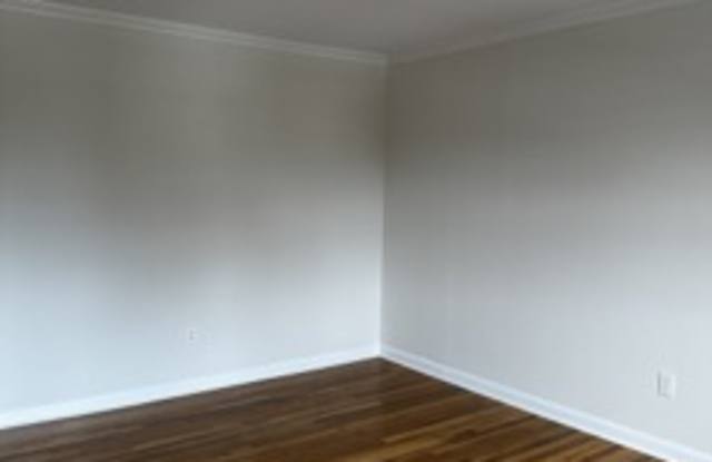 222 Gainsborg Avenue East photos photos