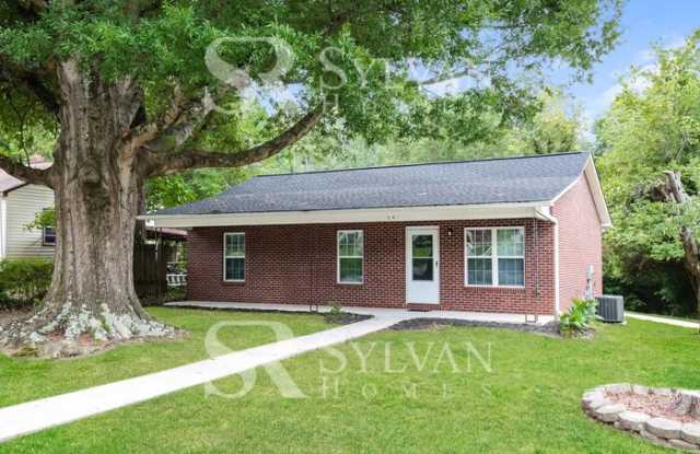 2400 Williams Avenue photos photos