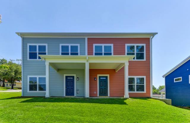 501 South Saluda Avenue Unit B | 4 Bedrooms | 3.5 Bathrooms | Pre-Leasing for July 15, 2027 Gallery 3