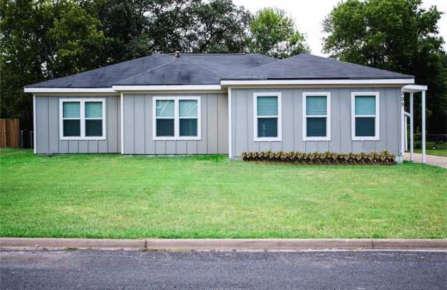 Awesome Home w/ 1/1 Studio Flex Space Just Half Block from Thomas Park! Gallery 3