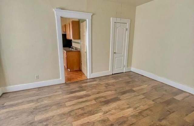 2526 E Yandell Drive Gallery 4