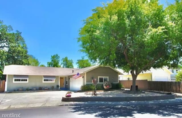 459 Harper Court - 459 Harper Court, Windsor, CA 95492