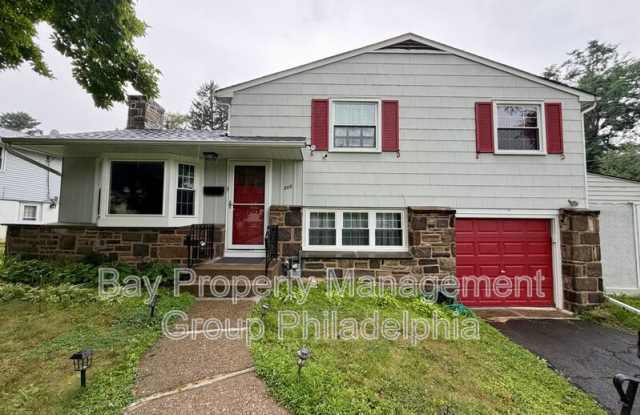 300 Winding Way photos photos